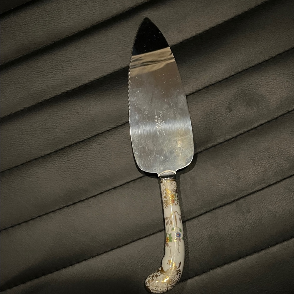 Elegant Cake Server with Floral Handle